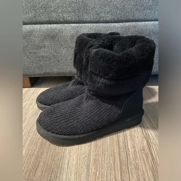 UGG retired Black Capra boots size 8 NEVER WORN OR TRIED ON - Picture 7 of 9